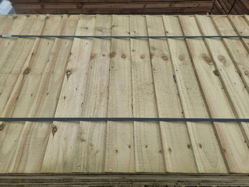 Picture of 6x5ft (1830x1519mm) Heavy Duty Suffolk Closeboard Fence Panels - Green Treated 